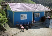 ENGİN AVCI - Ordu'da İki Ailenin Prefabrik Ev Sevinci