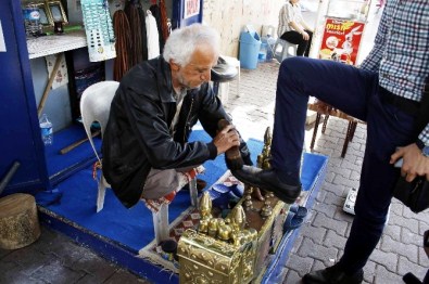 Yanlış Tedavi Hayatını Kararttı, Pes Etmedi