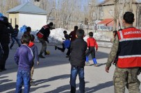 Yüksekova'da Çocukların Asker Abileri İle Futbol Çoşkusu