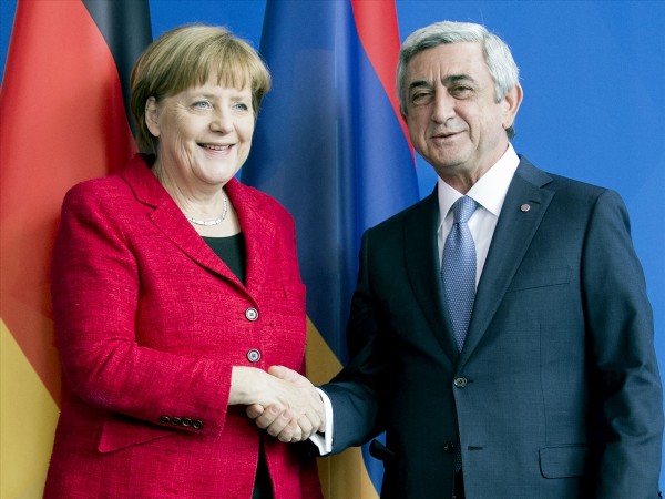 Merkel: Soykırım tasarısı Meclis'e geliyor