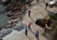 400 Tonluk Vinçle Yıkımda Arbede Açıklaması 2 Gözaltı