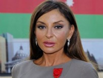 ALIYEV - Azerbaycan First Lady'si Aliyeva şehit annelerinin önünde ağladı