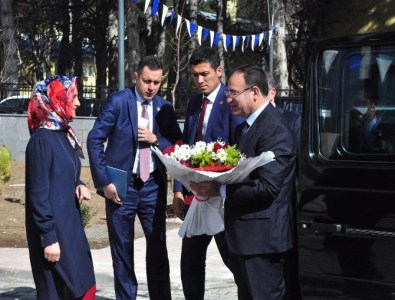 Bozdağ Açıklaması 'Hükümetimizin Yaptırdığı Binalar Sanatsal Değer Taşıyor'