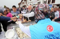 KUTLU DOĞUM - Diyanet Vakfı'ndan Hacı Bayram Camii'nde Kutlu Doğum Aşı İkramı