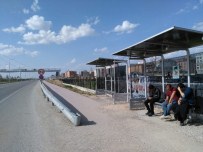 AHMET NECDET SEZER - Gecekondu Değil 'Durakkondu'