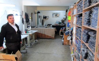 Polis Üniformalı Bombacı Alarmı