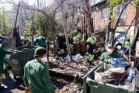TUZLA BELEDİYESİ - Tuzla'daki Çöp Evden 8 Kamyon Çöp Çıktı