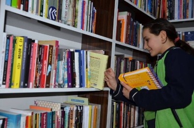 Uludere'nin İlk Kütüphanesi Açıldı