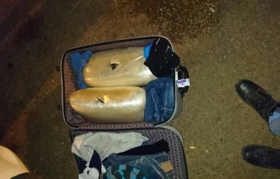 Yolcunun Valizinden 14 Kilo 500 Gram Toz Esrar Çıktı