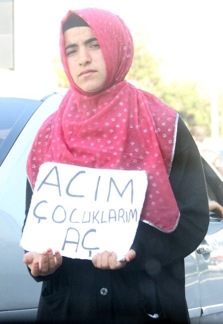 Suriyeli kadınlardan 'dövizli' dilenme