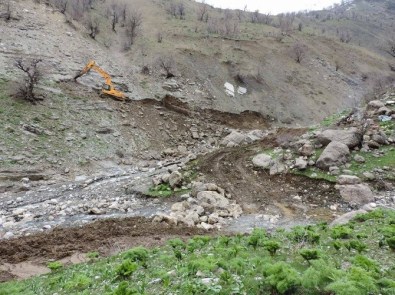 Derecik Beldesindeki Doğa Harikası Yayla Yola Kavuşuyor