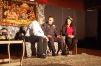 TELEFON DOLANDIRICILIĞI - 'Dolanbaç' İsimli Tiyatro Oyunu Büyük Beğeni Kazandı