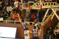 Fırtına Zor Da Olsa Kazandı