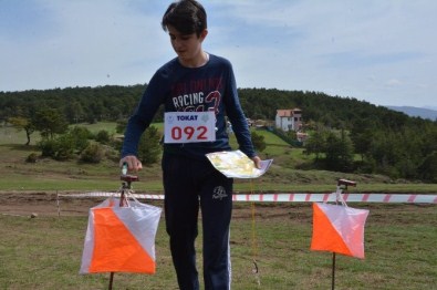 Oryantiring Gençler Kız/Erkek Grup Yarışları Niksar'da Koşuldu