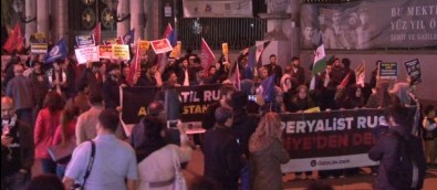 Beyoğlu'nda Özgür-Der'den Rusya Protestosu