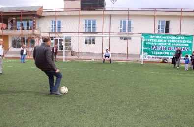 Gölbaşı Belediye Başkanı İle AK Parti İlçe Başkanı Sahada Kozlarını Paylaştı