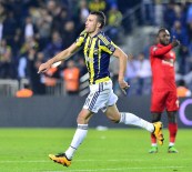 Robın Van Persıe 500. Maçında Golünü Attı