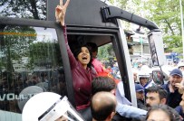 Taksim'e Yürümek İsteyen Gruba Gözaltı