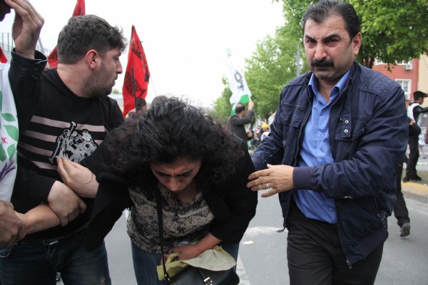 'Öcalan' posteriyle alana girmek isteyen HDP'li gruba müdahale