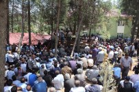 Binlerce Kişi İş Umuduyla Bekledi