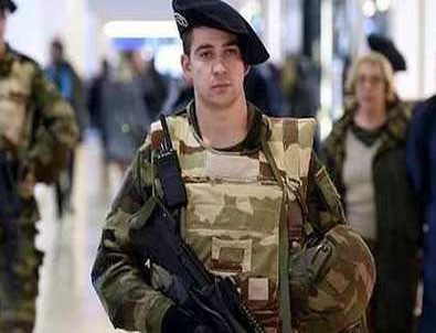 Fransa'da olağanüstü hal 2 ay daha uzatıldı..