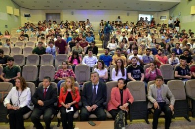 Harran Üniversitesi'nde Çocuk Olmak Paneli