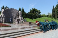 HAYDAR ALİYEV - Haydar Aliyev, 93. Doğum Gününde Mezarı Başında Anıldı