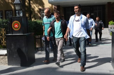 Sahte Altınla 1 Kişinin Parasını Yağmalayan 2 Şahıs Tutuklandı