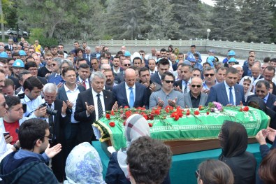 Şevket Demirel'in Cenazesi Memleketinde
