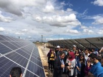 GÜNEŞ ENERJİSİ SANTRALİ - Üniversite Öğrencileri Güneş Enerjisi Santralini Gezdi