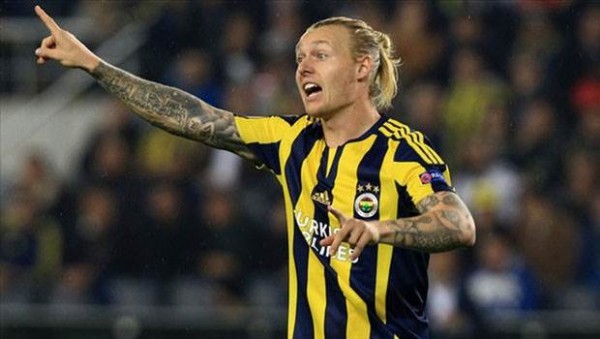 Fenerbahçeli futbolcudan şok haraket