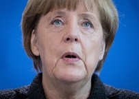 BREMEN - Almanlar Merkel'i Sildi