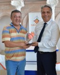 ERCAN ÇİMEN - Başkan Uysal, Şampiyon Briççileri Kutladı