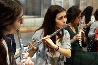 ORKESTRA ŞEFİ - Bu senfoni orkestrası Türkiye'de ilk ve tek