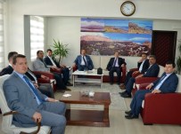 DEMOKRATİKLEŞME - Eğitimcilerden Başkan Necati Gürsoy'a Ziyaret