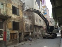 İSTİMLAK - Gemlik'te Metruk Binalar Yıkılıyor
