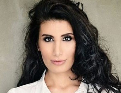 İrem Derici sosyal medyayı salladı