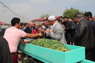 Kazada Yanarak Ölen Karı-Koca Toprağa Verildi