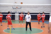 VOLEYBOL MAÇI - Protokol Üyeleri Engellilerle Voleybol Maçında Buluştu
