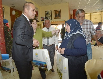 Şehit Annelerinden Başkan Sözlü'ye Teşekkür Plaketi