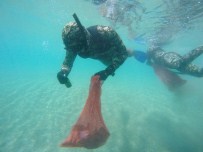 ELEKTRİK SÜPÜRGESİ - Türkbükü'nde Sezon Öncesi Deniz Dibi Temizliği Yapıldı