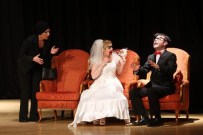 Yenimahalle'de 'Aklım Kaçtı Gören Var Mı?' Kırdı Geçirdi