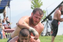 RECEP KARA - Kazım San'ın Çayırda Madalyaları Topluyor