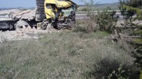 Sandıklı'da Tır Yoldan Çıktı