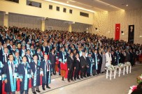 Üniversitede Mezuniyet Töreni Gerçekleştirildi