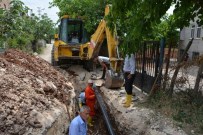 Yunus Emre Mahallesine Yeni Su Hattı Borusu Döşendi