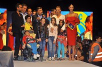 HAKAN AKKAYA - İzmir'de Engelsiz Podyum Kuruldu