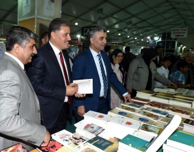 Malatya Büyükşehir Belediye Başkanı Ahmet Çakır, Kitap Fuarı'nı Ziyaret Etti