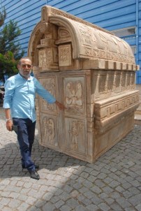 Tarihi Eseri Kaçırıyor Sandılar