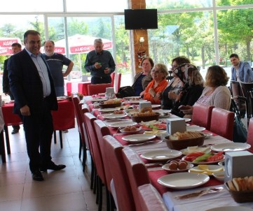 Başkan Erener, Engelliler İle Kahvaltıda Bir Araya Geldi
